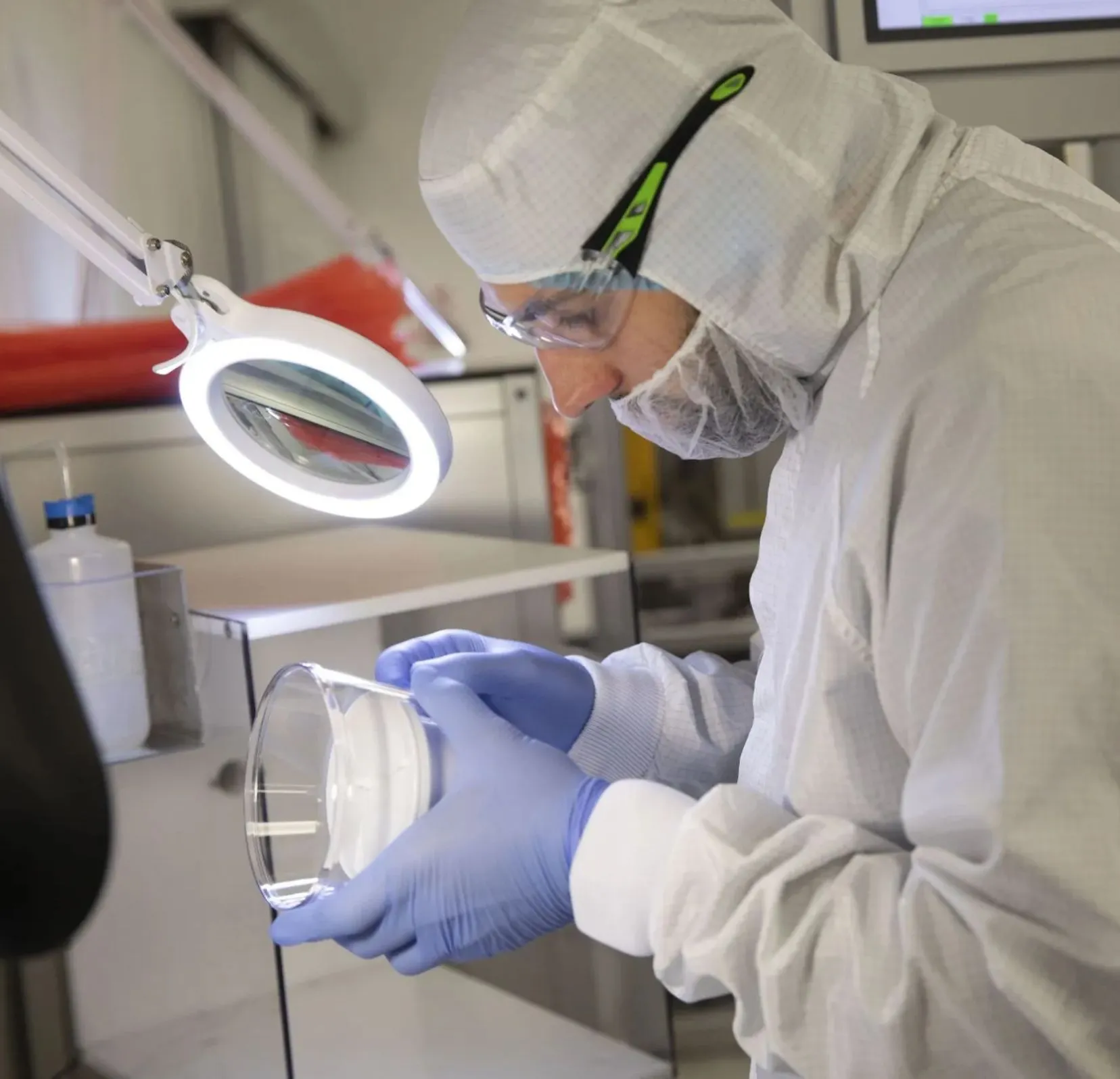 cleanroom labelling process